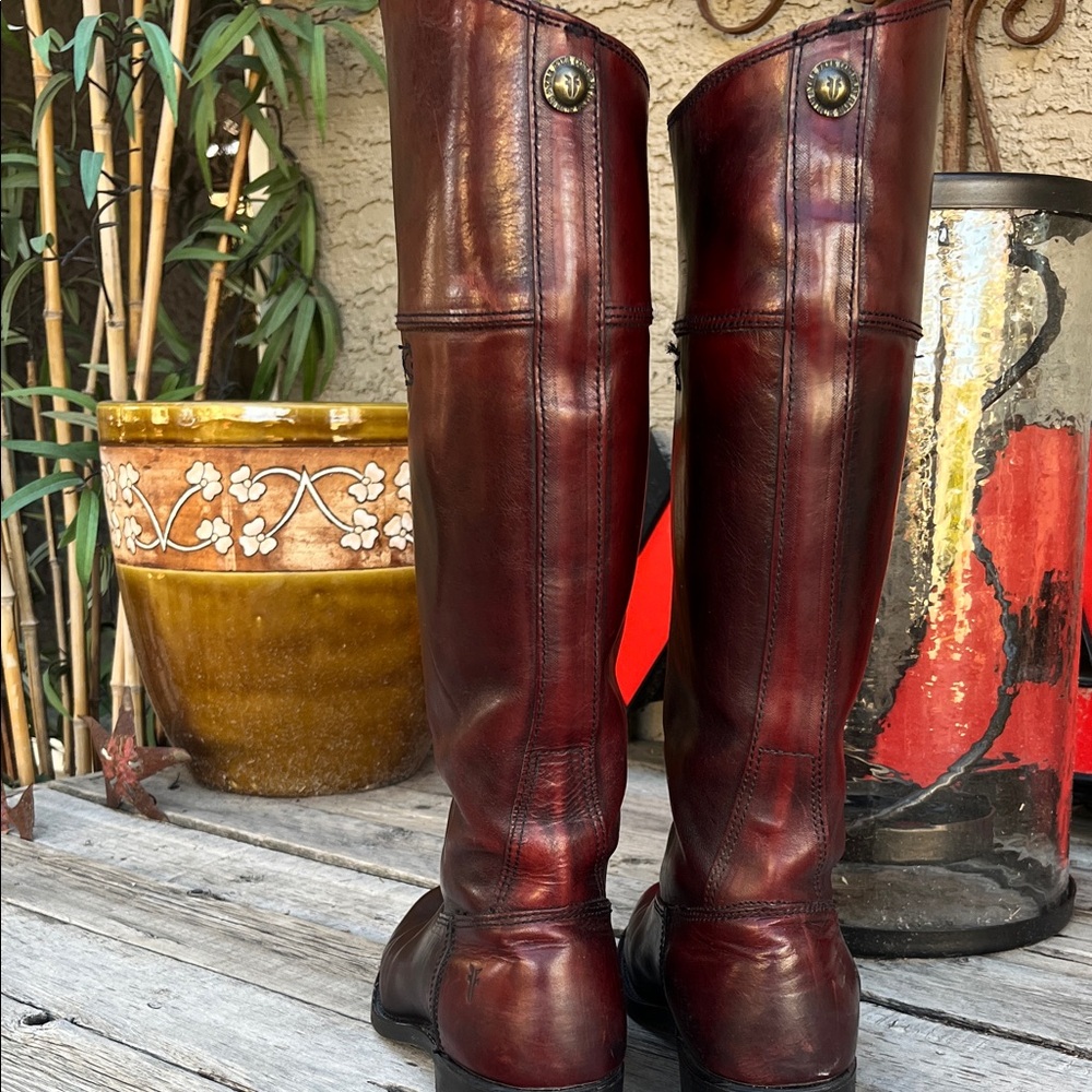 Frye Brown/burgundy Leather Riding Boots. Beautifully crafted - Picture 4 of 7